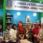 Kadisnak Prov Jatim Bareng Ibu Wagub Kunjungi Stand Indo Livestock