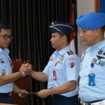 Satgas Pamtas RI-PNG Layani Kesehatan Masyarakat Kampung Karubate Papua