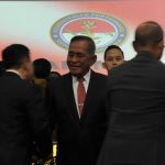 Pelantikan Menteri Kabinet Indonesia Maju, Jokowi-Prabowo Berjabat Tangan