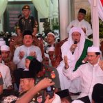 Jelang Hari Raya Natal, Satgas Yonif Raider 514 Ikuti Bakti Sosial