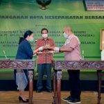 Warga Sekitar Koramil Cilincing Difasilitasi Dapur Umum