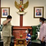 Puluhan Siswa Diklatsarmil Bakamla RI Jalani Renang Laut