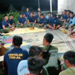 Pastikan Wilayah Perbatasan Indonesia-Malaysia Kondusif, Satgas Yonif 642 Bersama CIQ Laksanakan Patroli Bersama