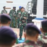 Danrem Merauke Serahkan Bingkisan Panglima TNI Kepada Prajurit Kolakops Korem 174 Merauke