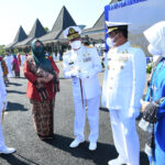 TNI AL Kawal Pengiriman Bantuan Obat-obatan Covid-19 dari Singapura