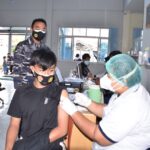 TNI AL Terus Gencarkan Serbuan Vaksinasi COVID-19, 500 Anak SD Usia 12 Tahun Terima Vakain Dosis Pertama di Seskoal
