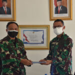 TNI AL , KORPS MARINIR DAN KEMENHUB RI MELAKSANAKAN SERBUAN VAKSIN DI PESISIR BANTEN