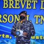 Satlinlamil 2 Surabaya  Tidak Kalah Gencar  Gelar Serbuan Vaksin Maritim  TNI AL
