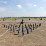 Bangkitkan Nasionalisme, TNI Persembahkan Manuver 8 Pesawat Tempur dan 6 Helikopter, Kibarkan Berdera Merah-Putih Raksasa Saat HUT Kemerdekaan RI