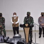 Dalam Rangka International Maritime Security Symposium (IMSS) 2021, TNI AL Gelar  Vaksinasi Covid-19 dan Beri Bansos Masyarakat Maritim Kalibaru Jakarta Utara