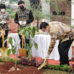 Sinergitas TNI AL dan Polri Dalam Serbuan Vaksinasi Masyarakat Papua Jelang PON XX Papua 2021