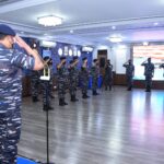 Kapal Perang TNI AL  Selamatkan Nelayan Hanyut
