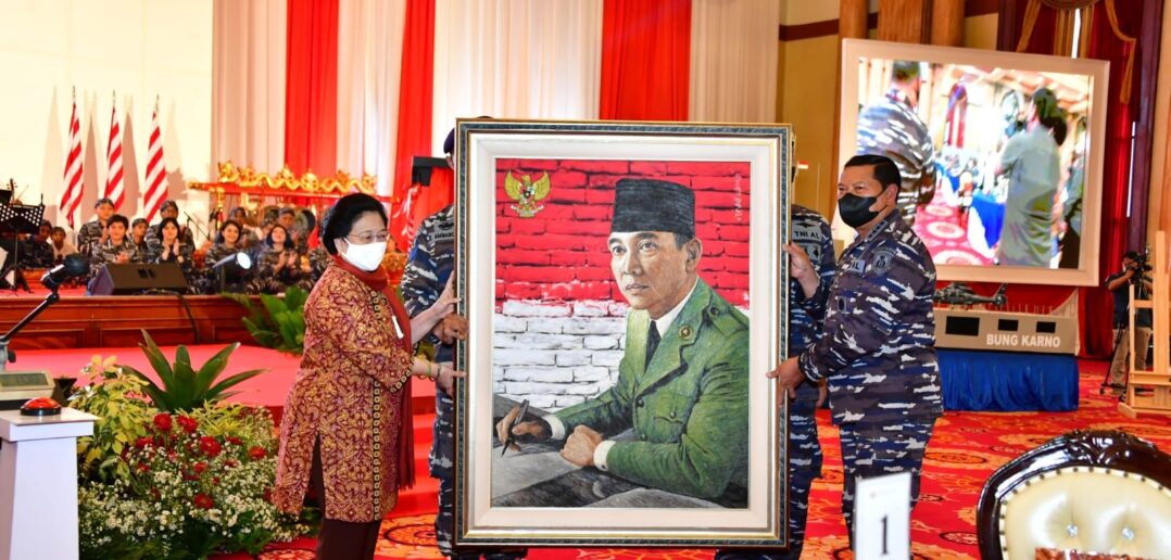 Presiden RI Ke 5 Megawati Resmikan KRI Bung Karno-369 Kelas Korvet ...