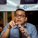 Satgas Yonif Mekanis 203/AK Bahu-Membahu Membuat Honai