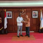 Panglima TNI Pimpin Upacara Penyematan Baret Marinir Kepada Ketua MPR RI dan DPR RI