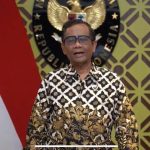 Menhan Prabowo Terima Brevet Wing Kehormatan Penerbang dari TNI AU