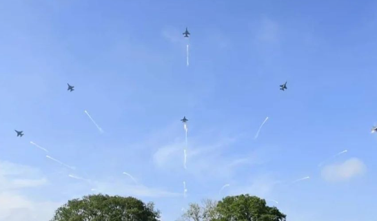 Meriahkan HUT Ke-78 TNI AU, 24 Pesawat Demo Udara di Langit AAU Yogyakarta