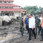 Tim Gabungan TNI-Polri Serahkan Barang Bukti Pasca Kontak Tembak Dengan OPM di Distrik Paniai Timur