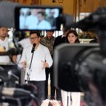 Prabowo Menangis Ucapkan Terima Kasih kepada Guru di Perayaan HGN