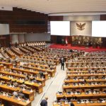 Rupiah Melemah Imbas Demo Memanas di Indonesia