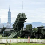 Prabowo Temui Korban Banjir Sumut, Isak Tangis Pengungsi Pecah Menyambut Bantuan