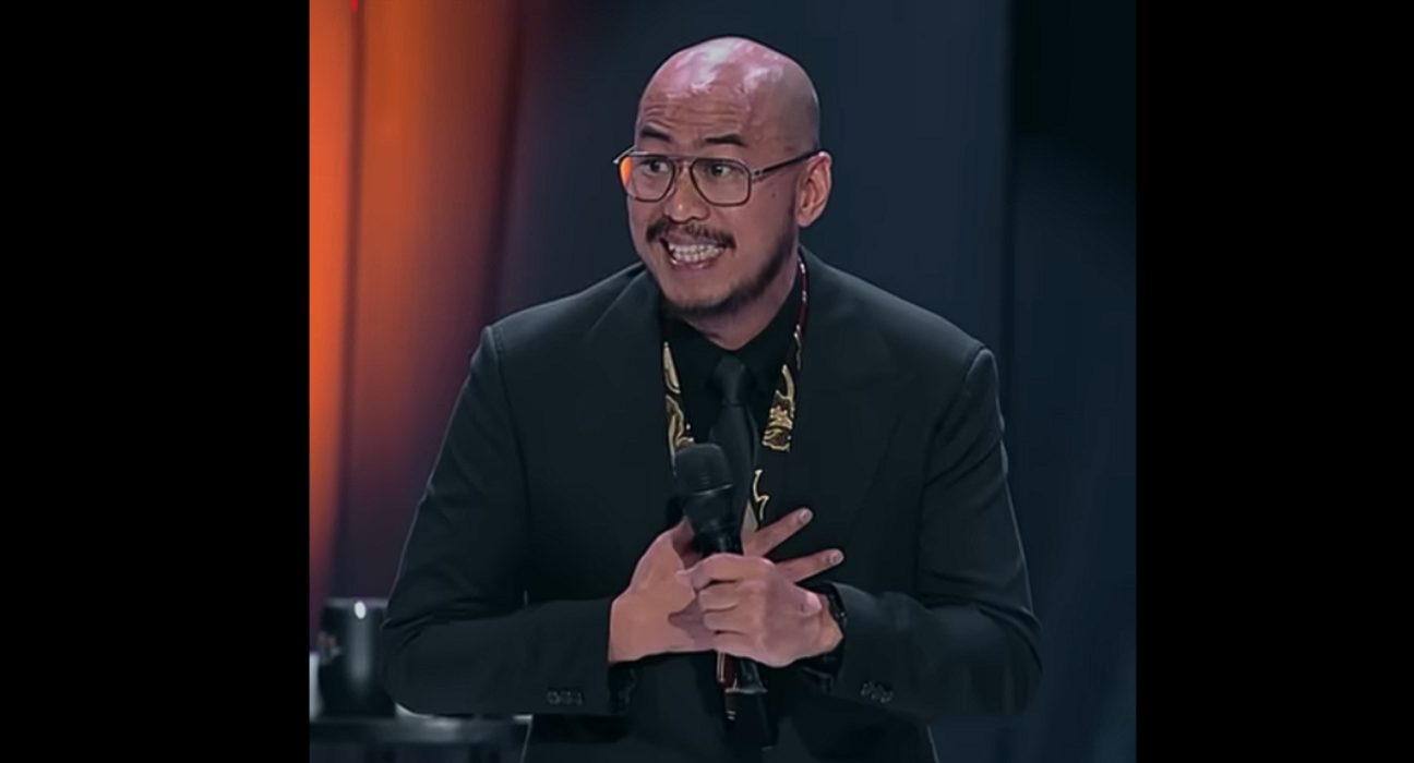 Pandji Pragiwaksono dilaporkan ke Polda Metro Jaya terkait materi stand up comedy Mens Rea