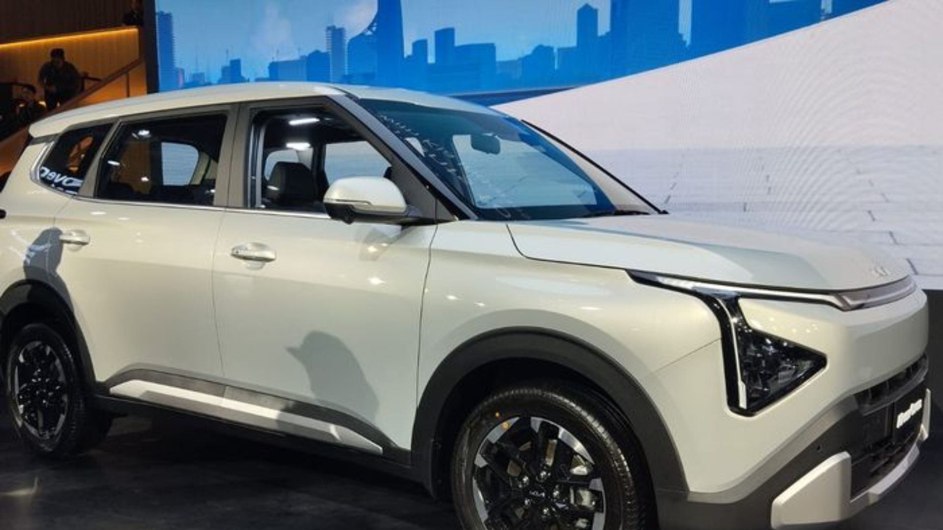 KIA All New Carens Resmi Mengaspal di IIMS 2026, Siap Guncang Pasar MPV dengan Garansi 7 Tahun