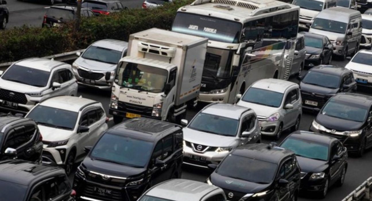Info Lalin, Tol Arah Jakarta Padat Pagi Ini