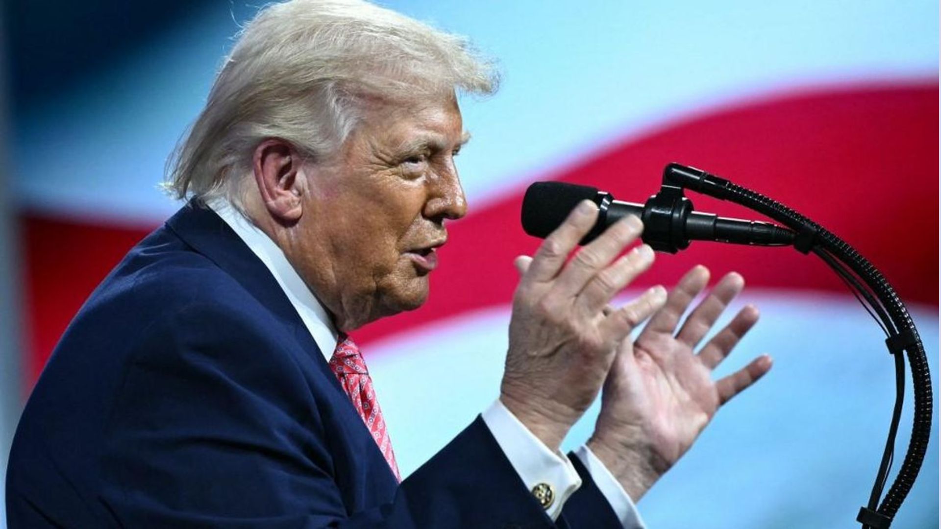 Trump AS Siap Bertindak Amankan Selat Hormuz