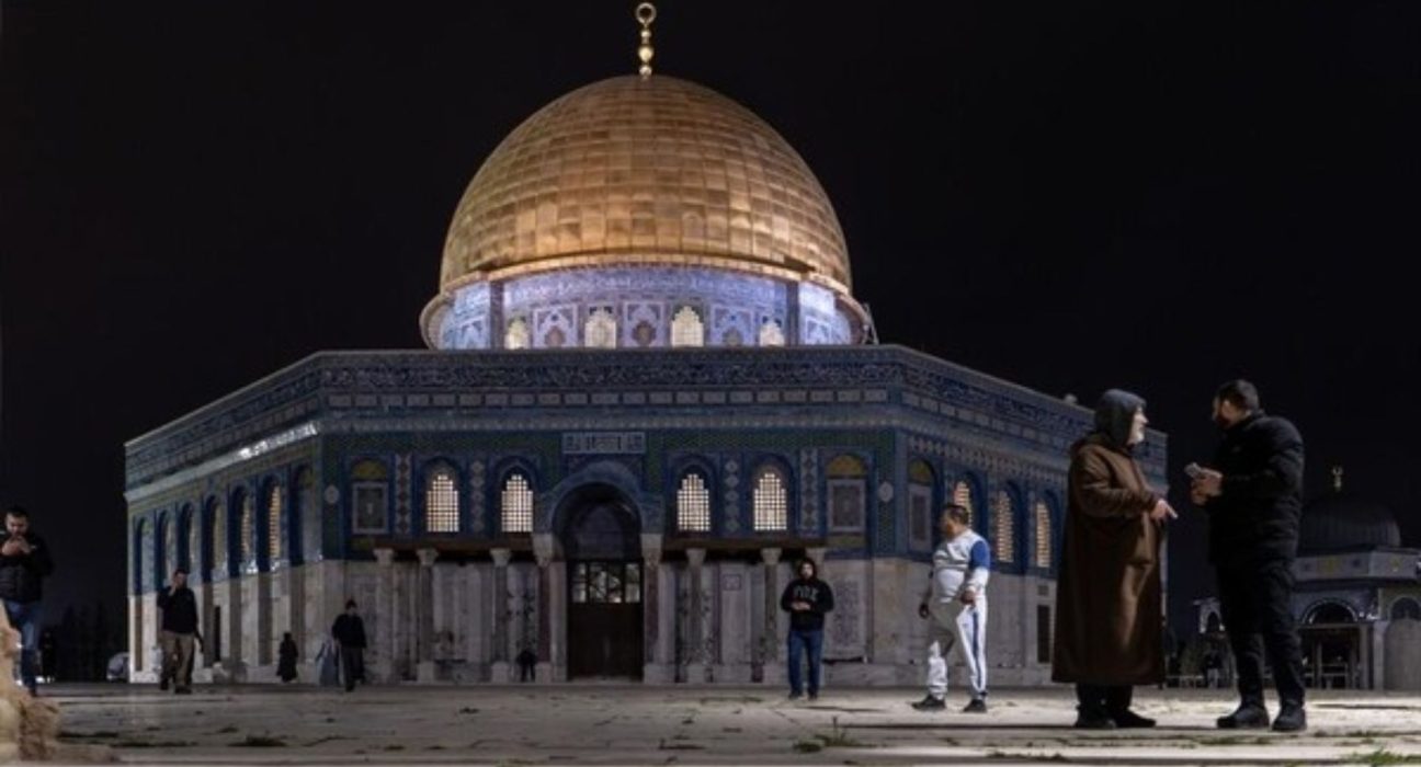Bendera Israel di Al-Aqsa Tuai Kecaman Keras