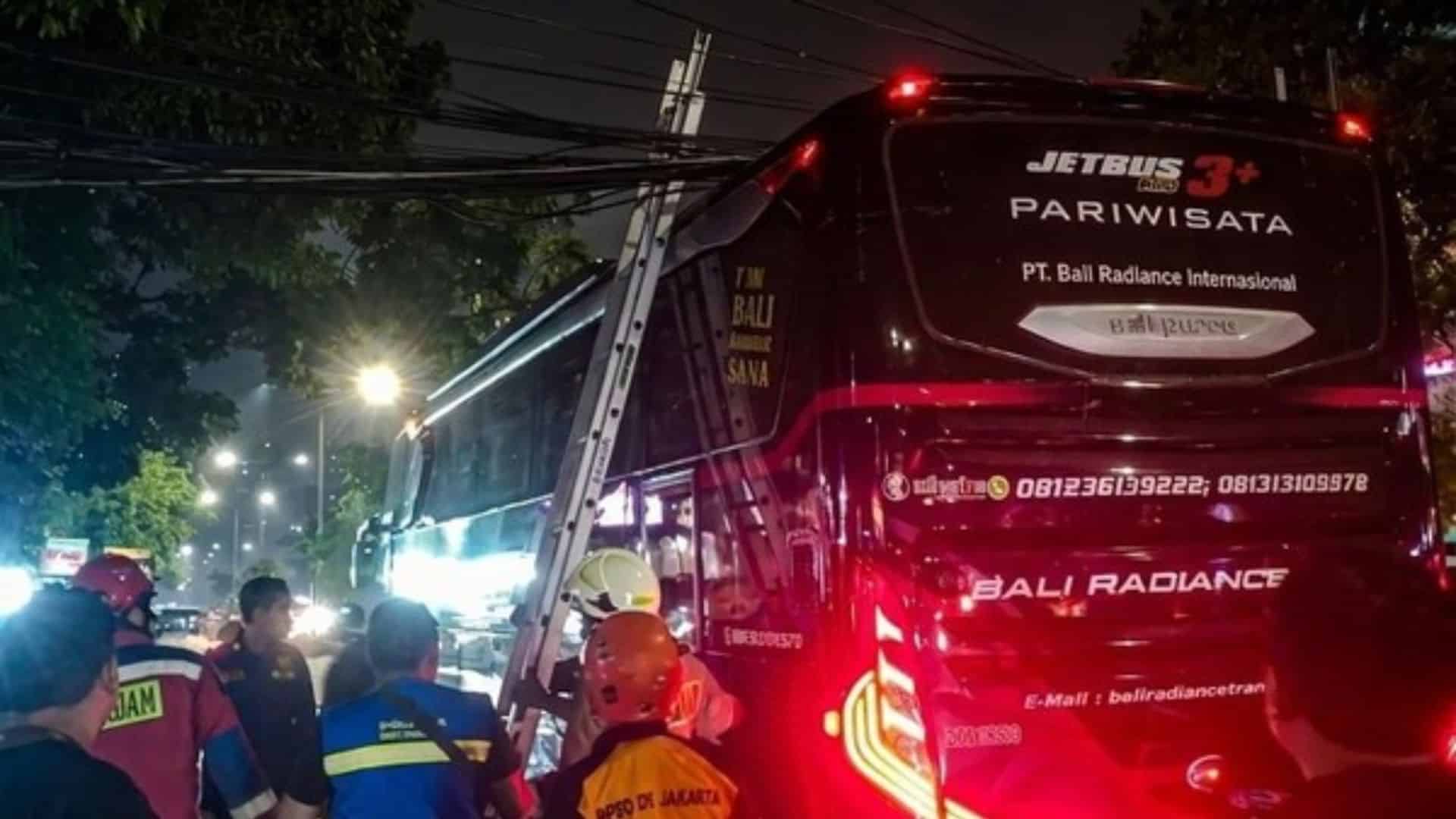 Bina Marga DKI Ganti Tiang Optik Roboh di Tamansari Jakbar