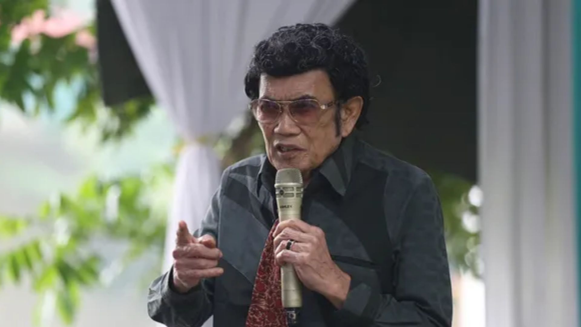 Rhoma Irama Sumbang Rp100 Juta Atasi Royalti Musisi Anjlok