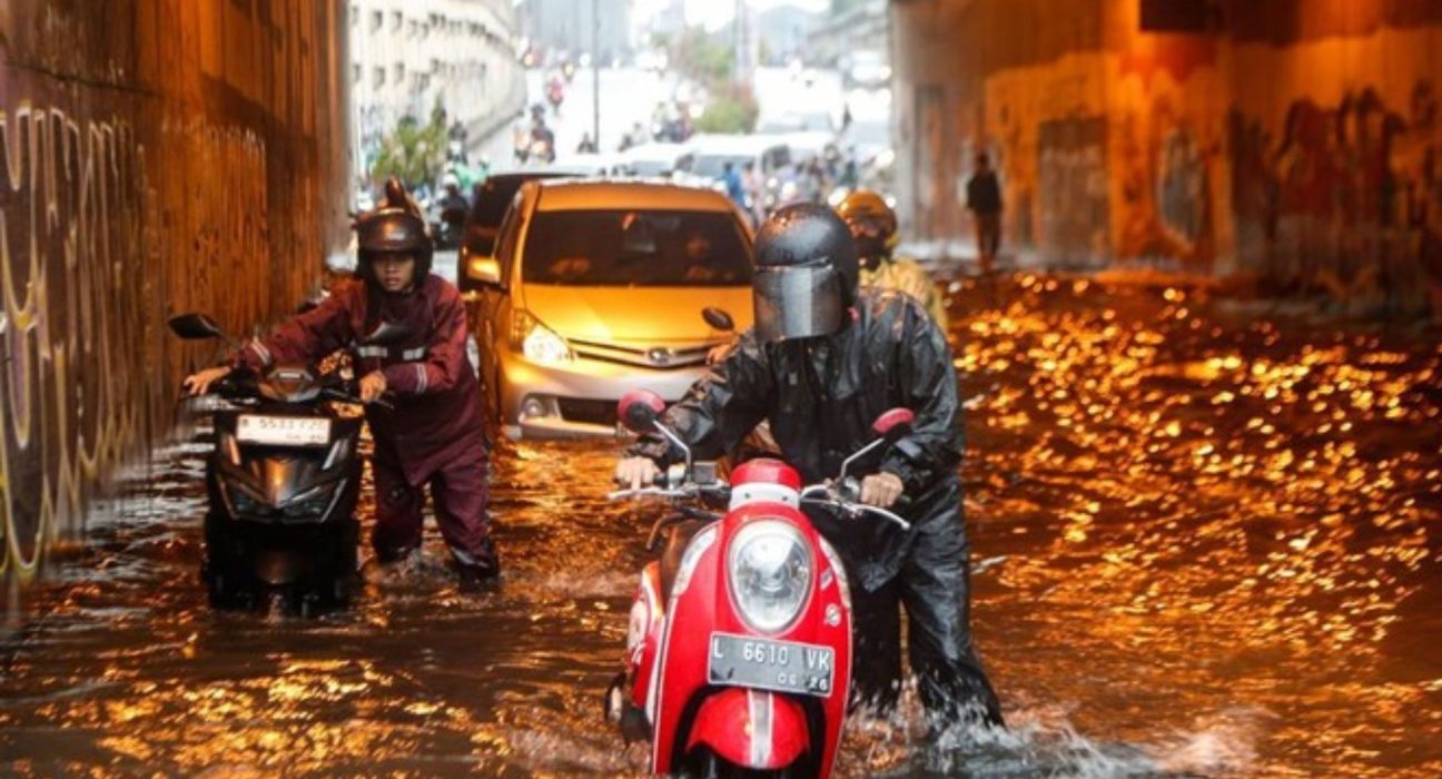 Underpass Tambun Masih Banjir Pagi Ini, Arus Lalin Lumpuh