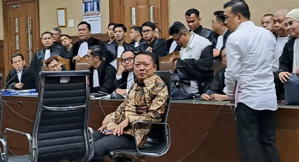 Eks Jampidsus Febrie Adriansyah menjalani sidang perdana di Pengadilan Tipikor Jakarta Pusat