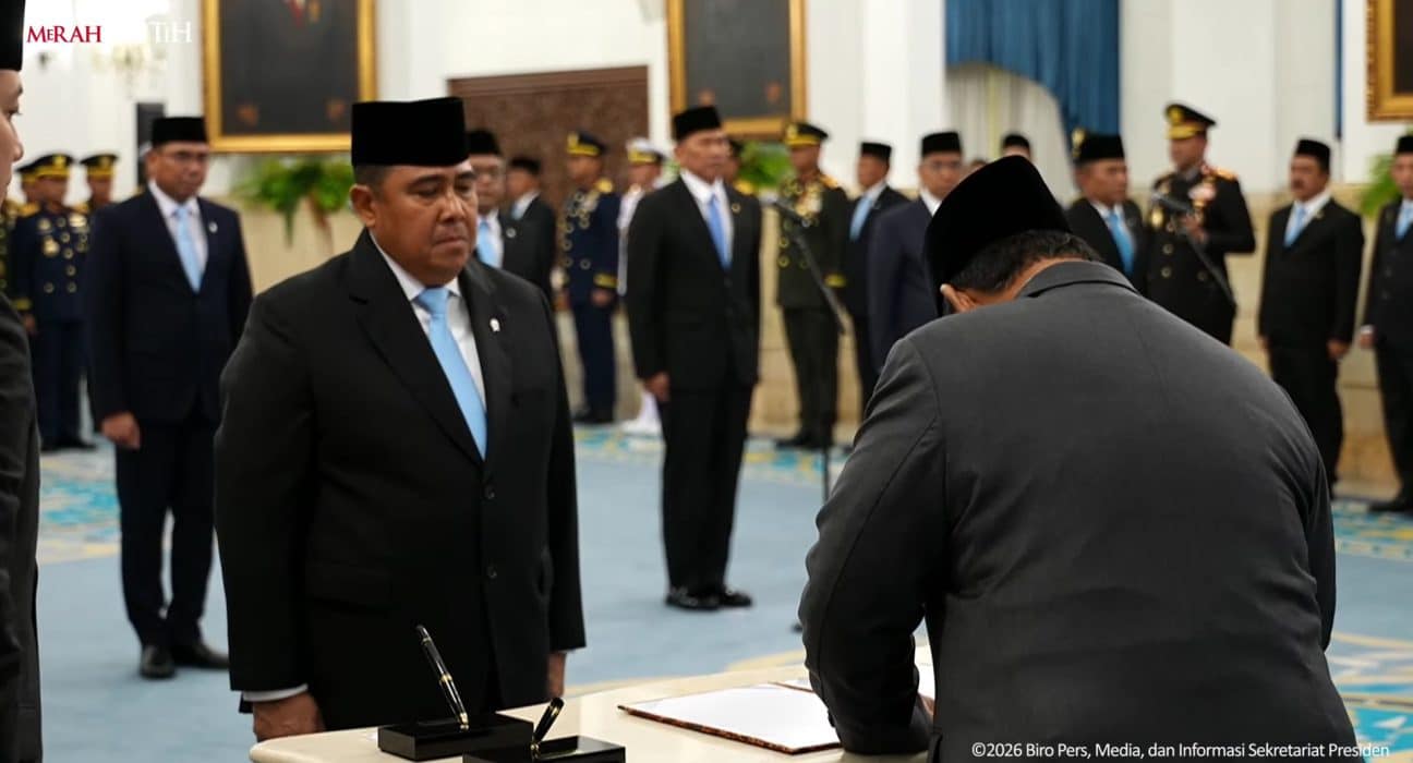 Marsekal TNI Yusuf Jauhari resmi dilantik sebagai Wakil Menteri Pertahanan bidang Logistik, Industri Pertahanan, dan Teknologi oleh Presiden Prabowo Subianto pada 15 Oktober 2026.